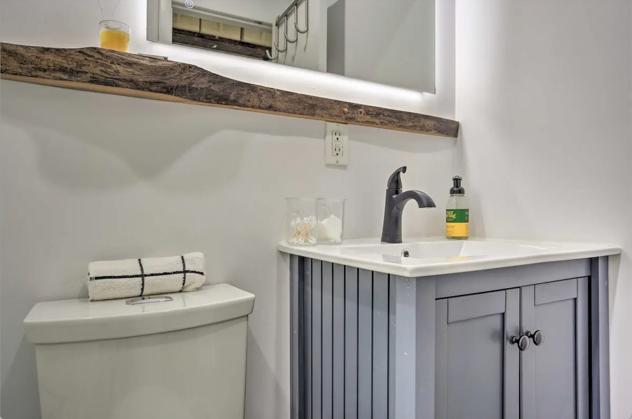 Building Photo - 101 Willow Ave