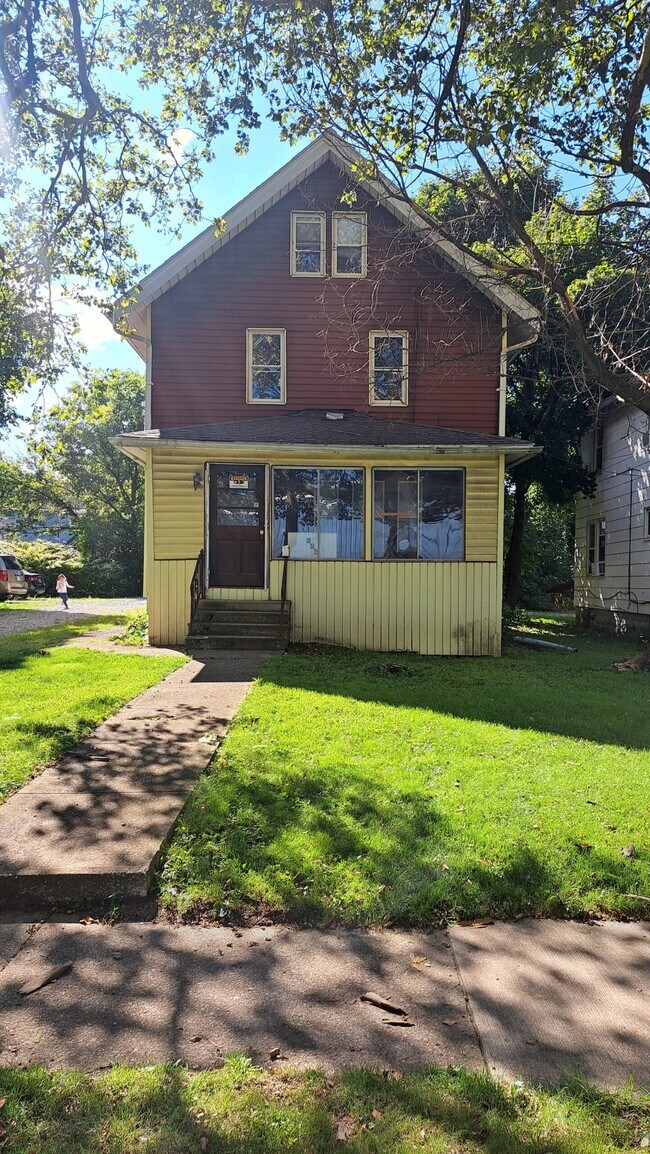 Primary Photo - 544 Spicer St