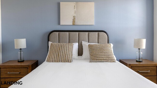 Building Photo - 108 N US Hwy 377