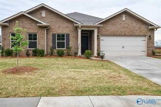 Building Photo - 102 Duskwood Dr