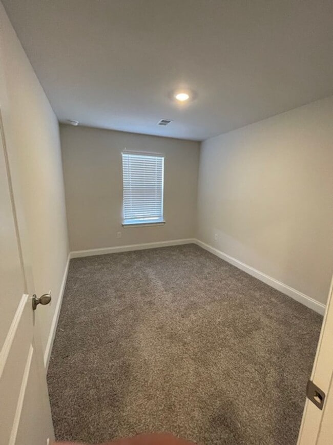 Building Photo - 4528 Skywood Ln