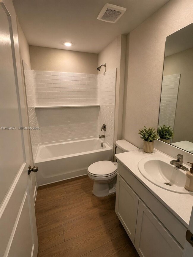 Building Photo - 544 Ilaria Ct