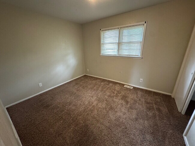 Building Photo - "Charming 3-Bedroom Home in Wichita – 1118...