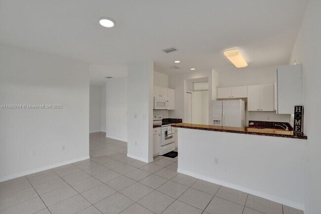 Building Photo - 4417 NW 113th Pl