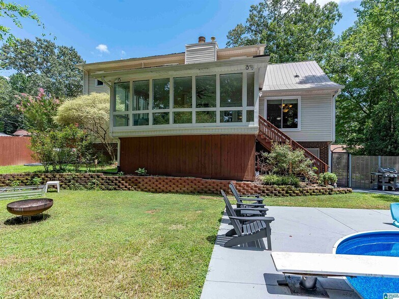 Building Photo - 2614 Royal Cir