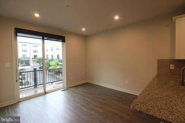 Building Photo - 6210 Monitor St