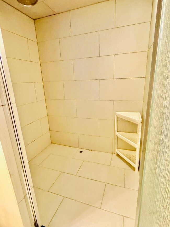 Building Photo - 4531 S Lawler Ave