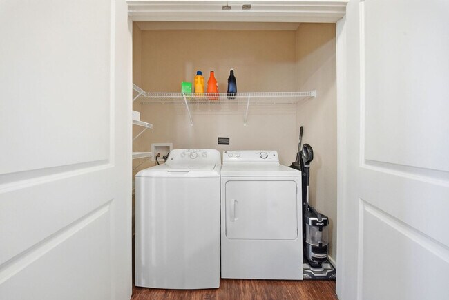 Building Photo - 1702 W Cleveland St