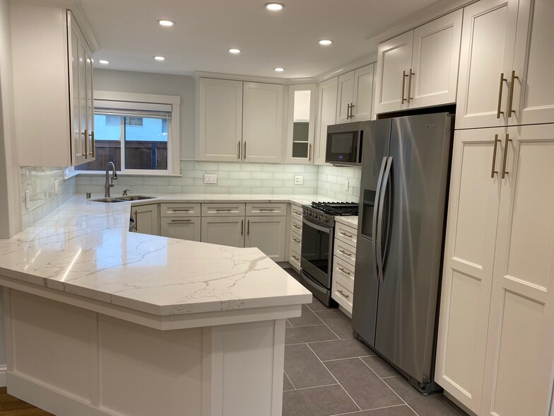 Building Photo - 1313 Lawton Ave