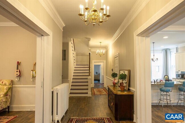 Building Photo - 409 W Park Dr