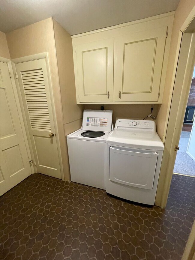 Building Photo - 3 Bed 1 Bath Ranch Home in Manheim Township