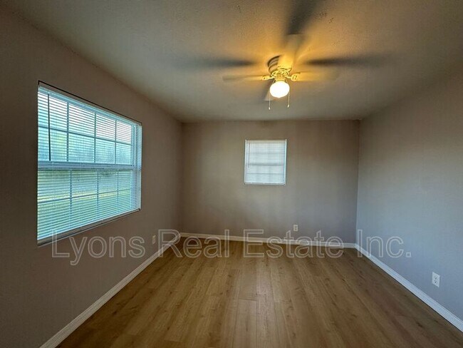 Building Photo - 4717 Douglas Ln