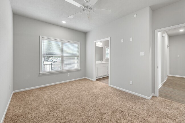 Building Photo - 1326 Prairie Dr