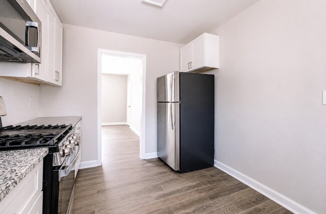 Building Photo - Premium 2 Bedroom Apartment in Atlanta's Upper Westside | First-Floor Home | Reduced Rent + First...