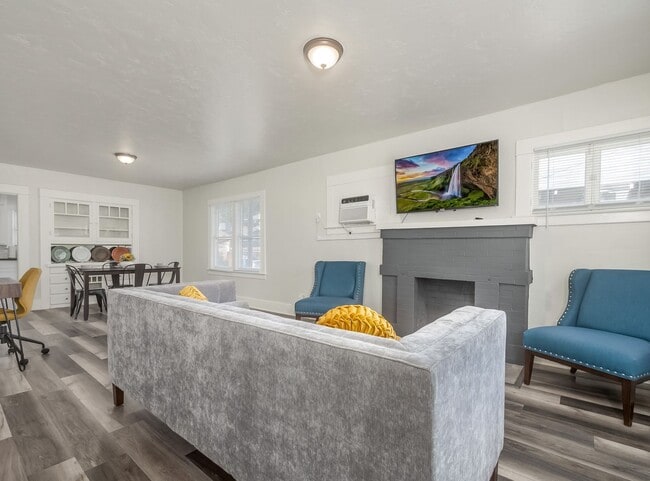 Building Photo - Cozy 2 bedroom cottage in Tower District