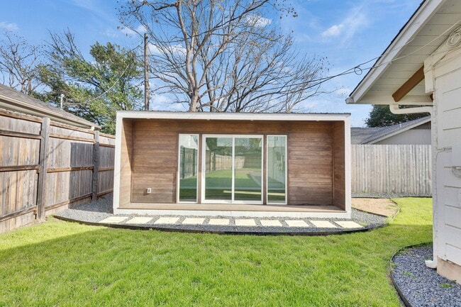 Building Photo - 7709 Shoal Creek Blvd