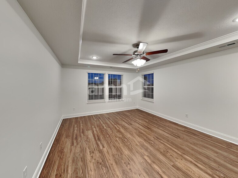 Building Photo - 1044 Castor Dr