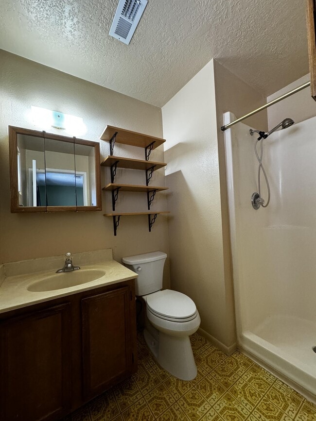 Building Photo - 315 San Andres Ave NW
