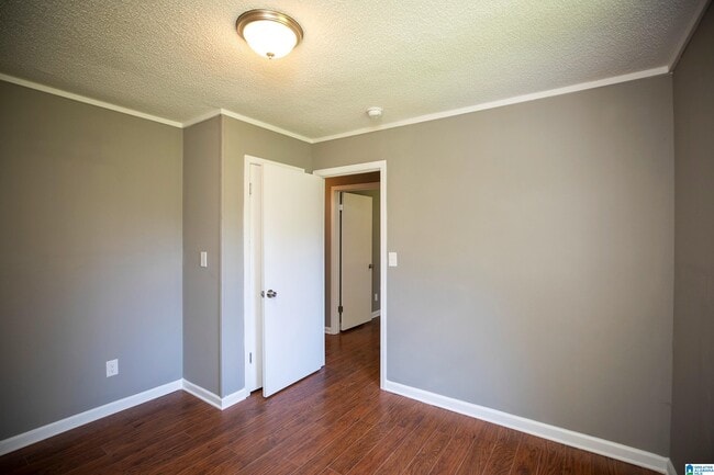 Building Photo - 95 Meadow Ln