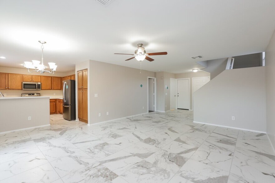 Building Photo - 11845 W Lupine Ave