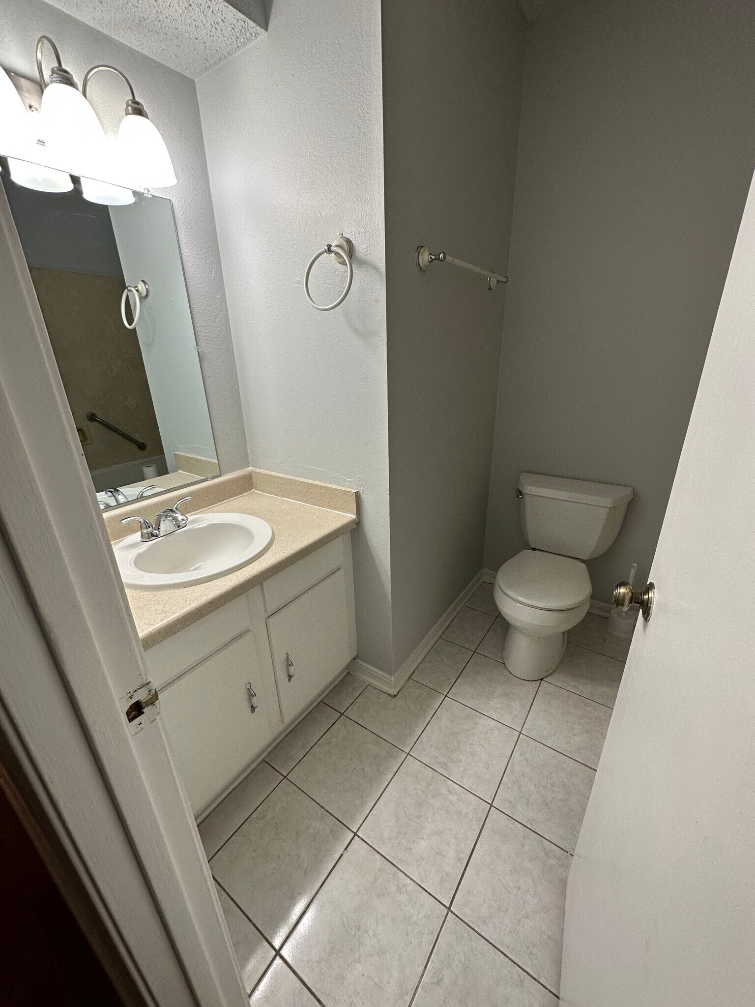 Bathroom - 557 Esplanade St