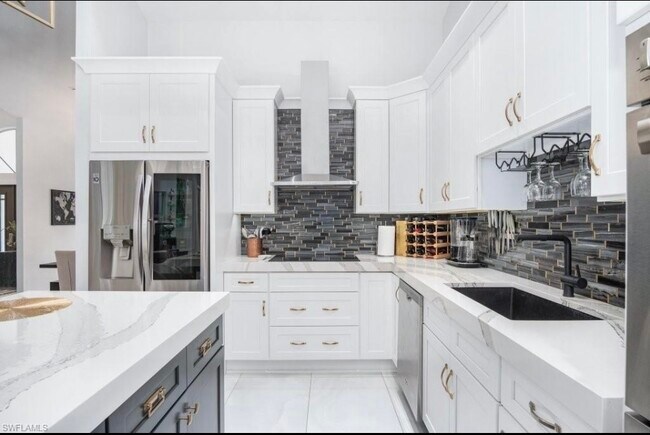 Building Photo - 8139 Las Palmas Way