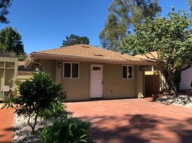 Building Photo - 2362 Meadow st