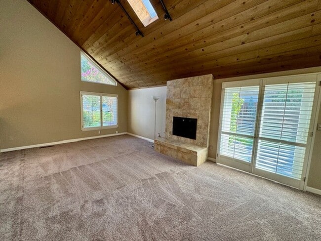 Building Photo - Wonderful 2 story home in Walnut Creek nea...