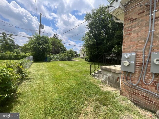 Building Photo - 4009 Elderon Ave
