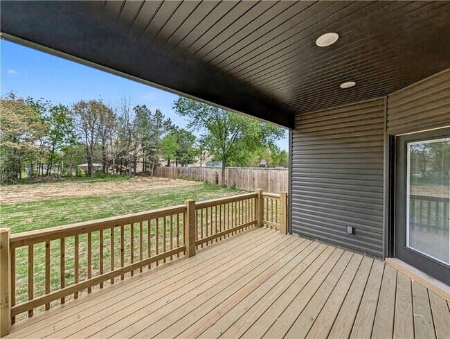 Building Photo - 18 Hillswick Dr