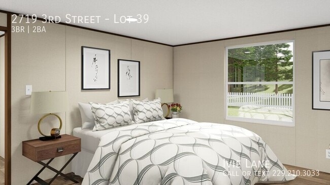 Building Photo - 2719 3rd St