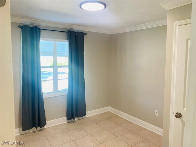 Building Photo - 151 7th St