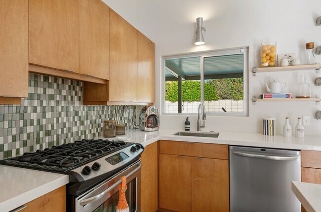 Building Photo - 282 N Orchid Tree Ln