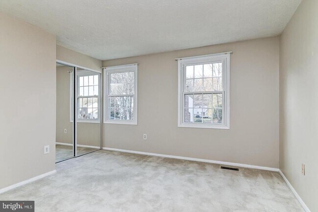 Building Photo - 1209 Crockett Ln