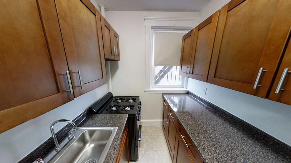 Primary Photo - 1161 Boylston St