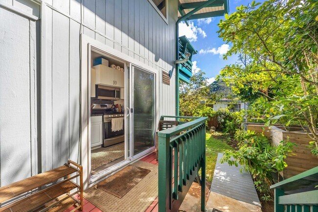 Building Photo - 59-018 Holawa St