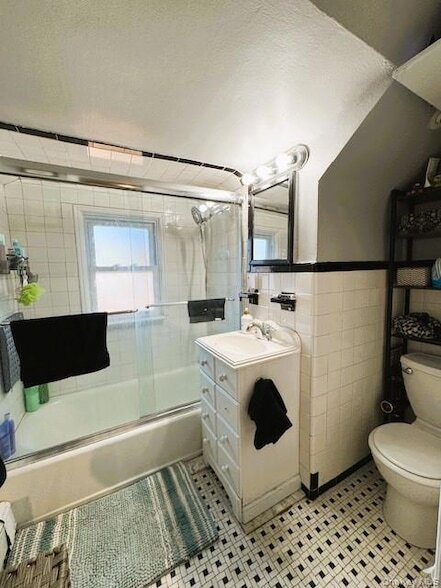 Building Photo - 244 E Hudson St