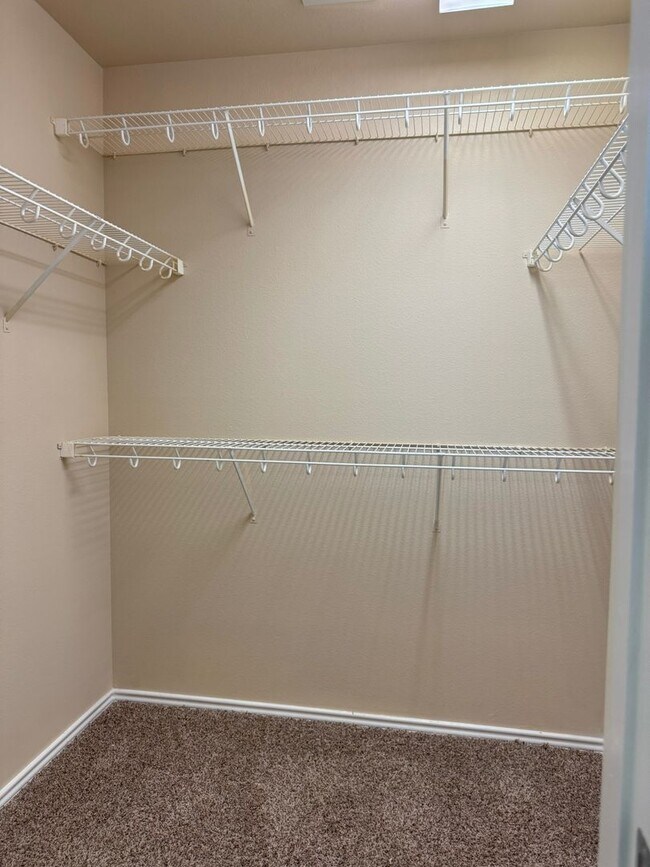 Building Photo - 9061 Clearwood Pth