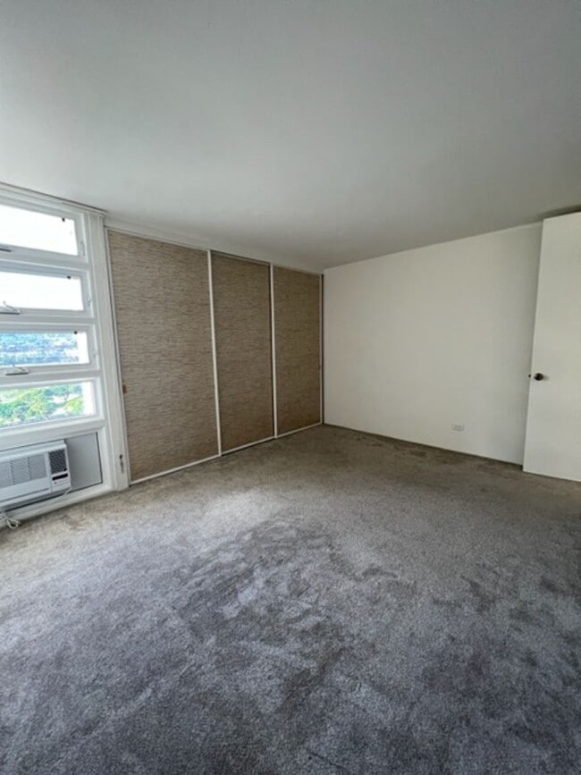 Building Photo - The Pearl- 2 bedrooom one bath unit with 2 assigned parking stalls!