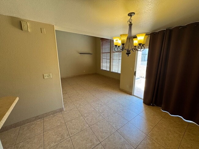 Building Photo - 3 Bedroom - 2.5 Bath - 1395 Sq. Ft. Home f...