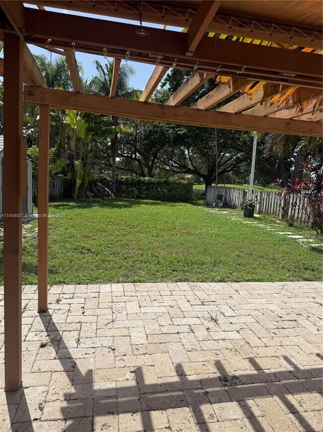 Building Photo - 9530 SW 148th Pl