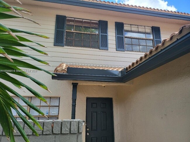 Building Photo - 9073 Vineyard Lake Dr