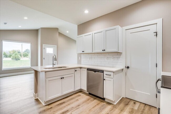 Building Photo - Northgate-Maxine Plan