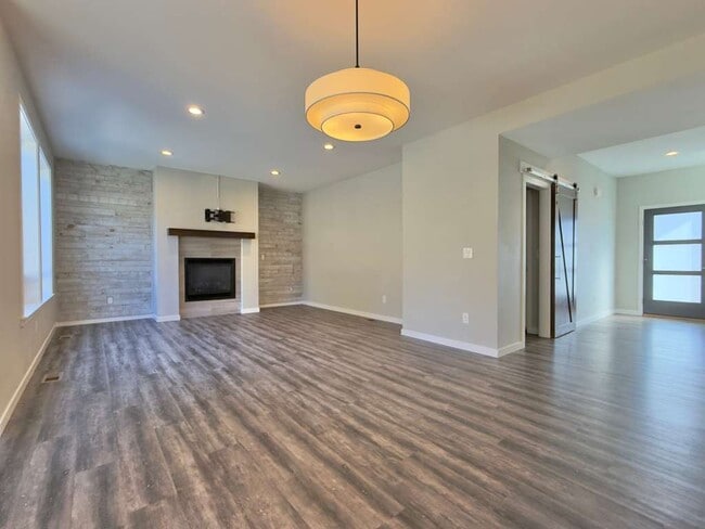 Building Photo - 6606 S Springview St