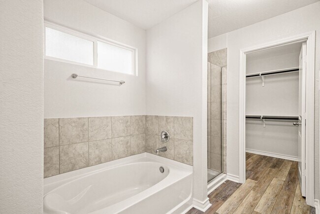 Building Photo - Single Story RedBird Ranch Rental! No Carp...