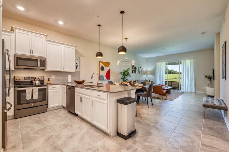 Building Photo - 879 Ocean Course Ave