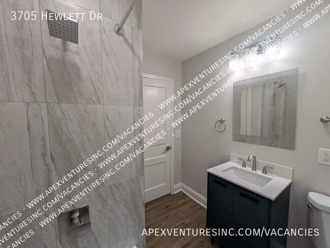 Building Photo - 3705 Hewlett Dr