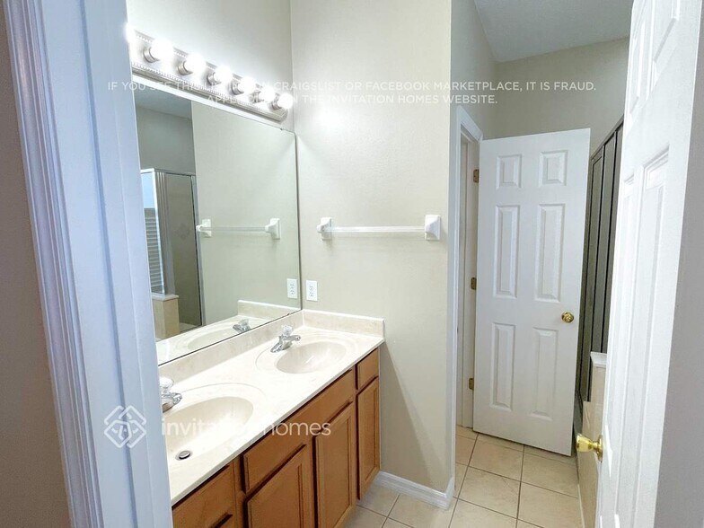 Building Photo - 506 Woodford Dr