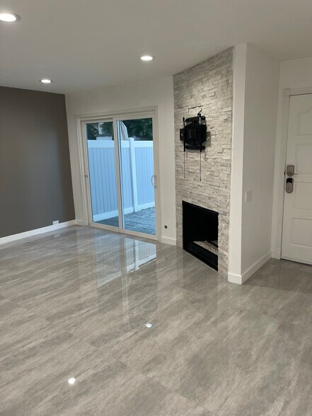 Building Photo - 8350 Burnet Ave