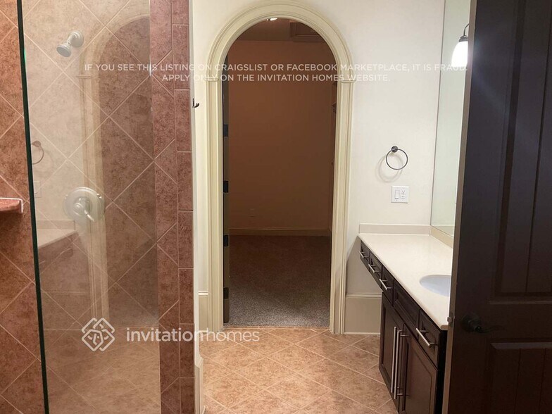 Building Photo - 417 Falling Water Ave